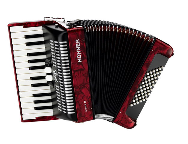 ACORDEON CROMATICO HOHNER BRAVO II, 26 TECLAS, 48 BAJOS, ROJO, CON FUNDA